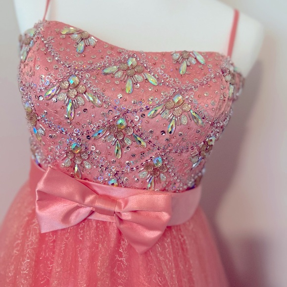 🌸 Beautiful Sweet Gown 7/8 🌸 - Picture 2 of 4